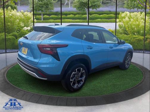 BBLUE 2025 Chevrolet Trax LT
