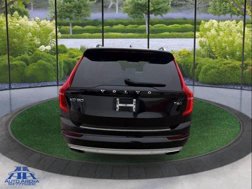 2016 Volvo XC90 T6 Momentum