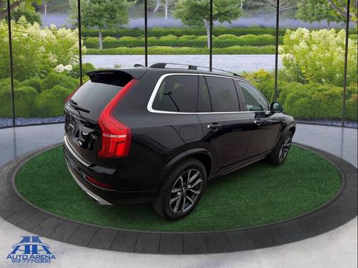 2016 Volvo XC90 T6 Momentum
