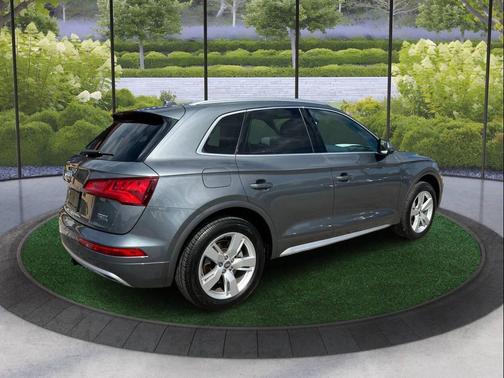 2018 Audi Q5 2.0T Premium Plus