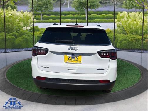Bright White Clearcoat 2024 Jeep Compass Latitude
