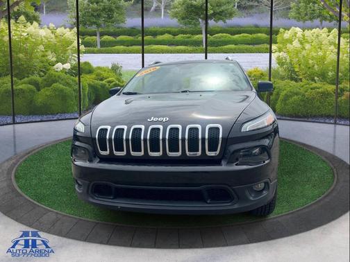 Diamond Black Crystal Pearlcoat 2018 Jeep Cherokee Latitude Plus