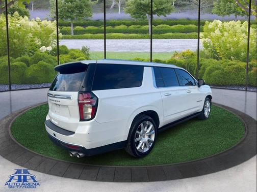 Iridescent Pearl Tricoat 2021 Chevrolet Suburban 4WD High Country