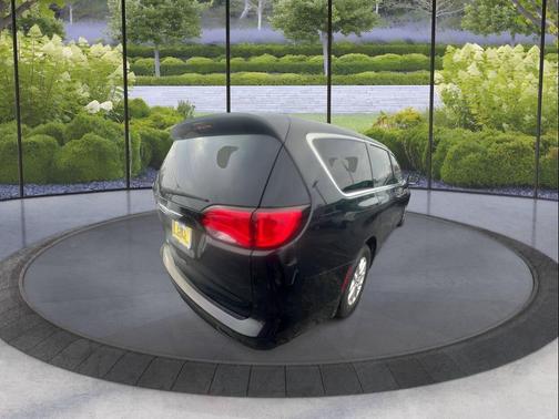 2017 Chrysler Pacifica LX