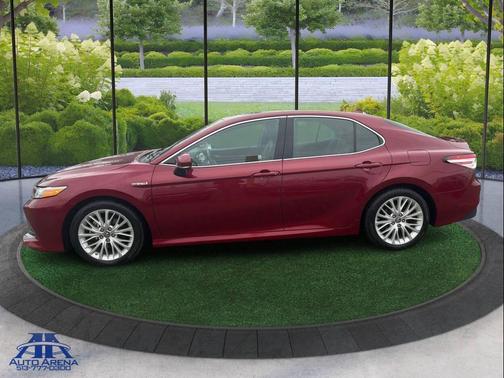 Ruby Flare Pearl 2018 Toyota Camry Hybrid SE