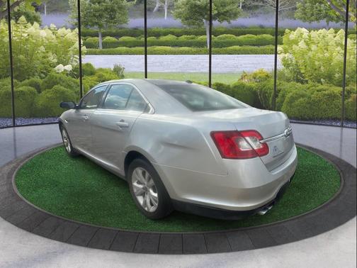 2011 Ford Taurus SEL