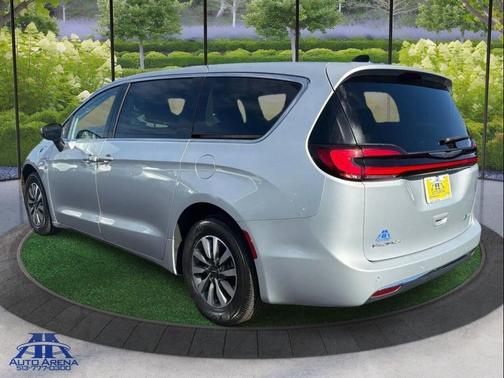 Silver Mist Clearcoat 2023 Chrysler Pacifica Hybrid Touring L