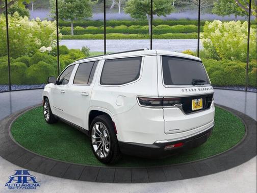 Diamond Black Crystal Pearlcoat 2022 Jeep Grand Wagoneer Series II 4x4