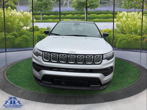 Silver Zynith Metallic Clearcoat 2026 Jeep Compass Limited