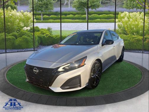 2023 Nissan Altima SR FWD