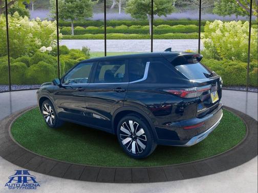 BLACK 2025 Mitsubishi Outlander SE S-AWC