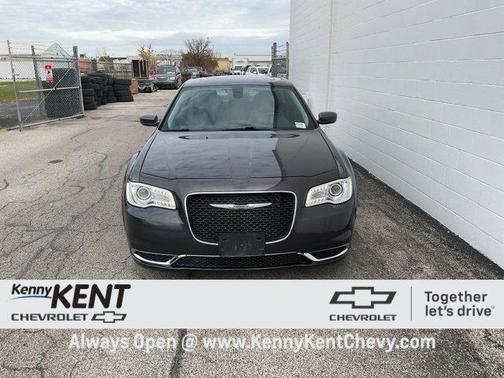 2019 Chrysler 300 Touring