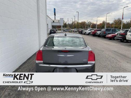 2019 Chrysler 300 Touring