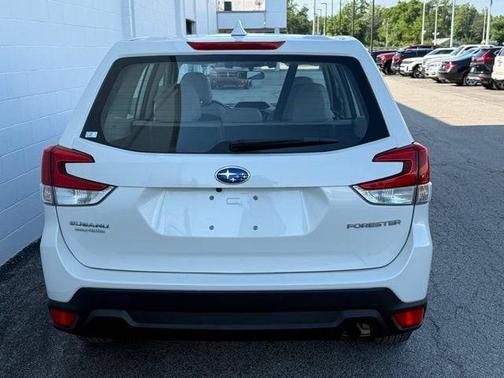 Crystal White Pearl 2021 Subaru Forester Base
