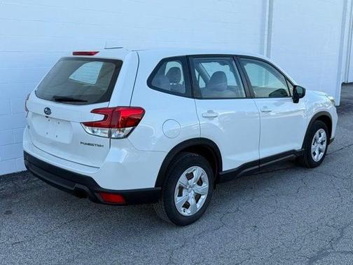 Crystal White Pearl 2021 Subaru Forester Base