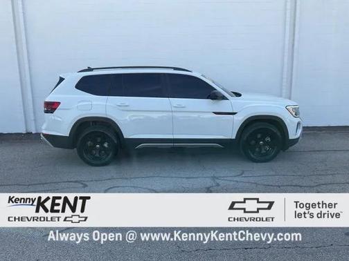 2024 Volkswagen Atlas 2.0T SE w/Technology 4MOTION