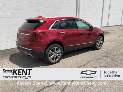 2022 Cadillac XT5 Premium Luxury