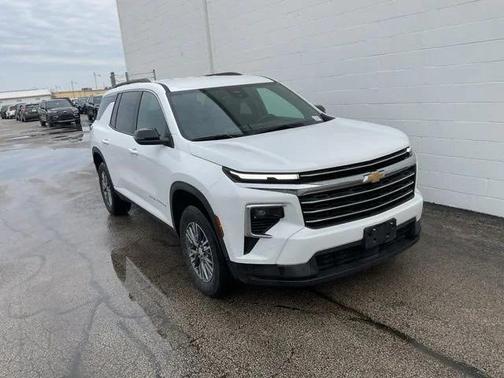 2025 Chevrolet Traverse LT