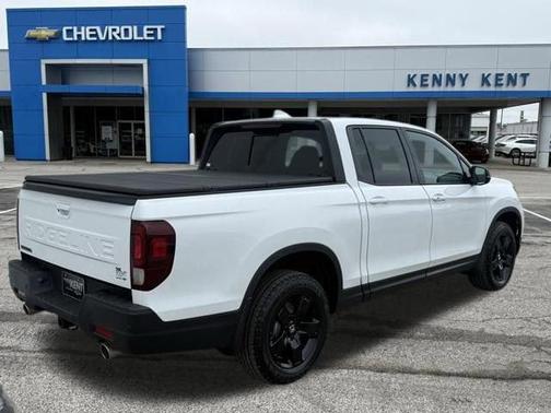 Platinum White Pearl 2026 Honda Ridgeline Black
