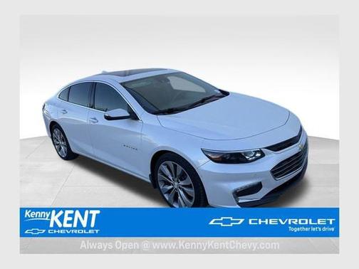 Iridescent Pearl Tricoat 2018 Chevrolet Malibu Premier