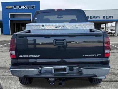 Black 2004 Chevrolet Silverado 1500 LS Crew Cab