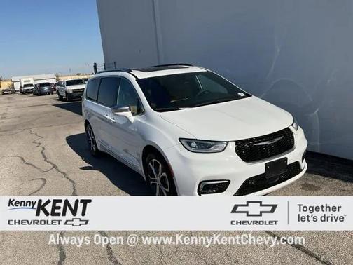 2022 Chrysler Pacifica L