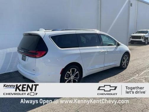 2022 Chrysler Pacifica L