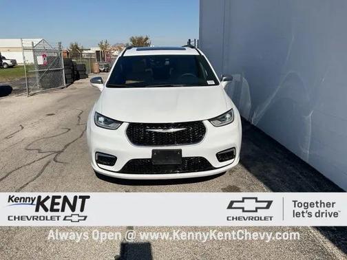 2022 Chrysler Pacifica L