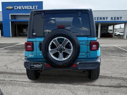 Bikini Pearlcoat 2020 Jeep Wrangler Unlimited Sahara