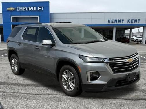 Sterling Gray Metallic 2023 Chevrolet Traverse LT Cloth