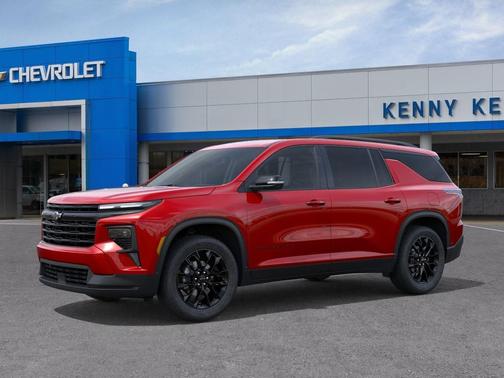 Radiant Red Tintcoat 2026 Chevrolet Traverse LT