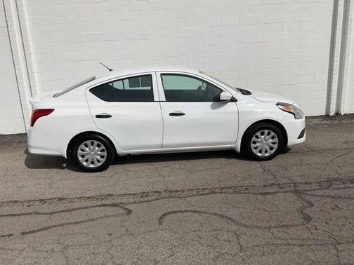 2017 Nissan Versa 1.6 S+
