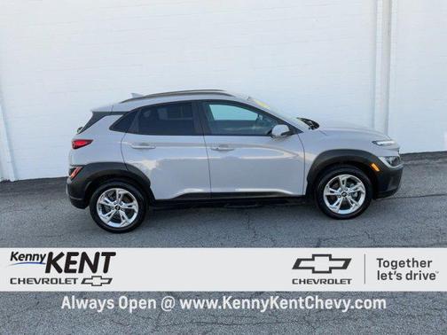 2022 Hyundai KONA SEL