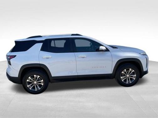 Summit White 2025 Chevrolet Equinox 1LT
