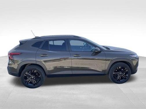 Harvest Bronze Metallic 2024 Chevrolet Trax FWD ACTIV