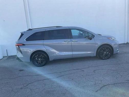 2024 Toyota Sienna XSE 7 Passenger