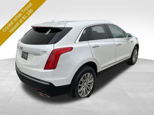 Crystal White Tricoat 2017 Cadillac XT5 Luxury