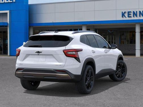 Summit White 2026 Chevrolet Trax FWD ACTIV