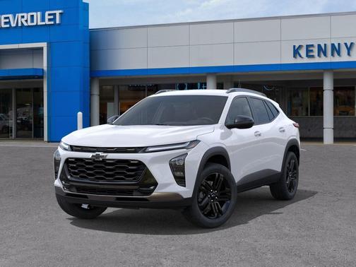 Summit White 2026 Chevrolet Trax FWD ACTIV