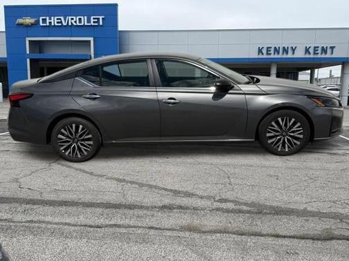 Gun Metallic 2025 Nissan Altima SV FWD