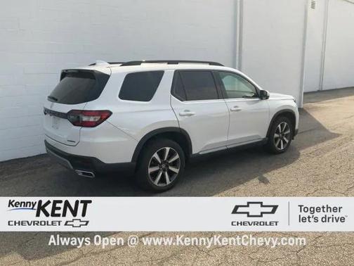 2023 Honda Pilot Touring 8-Passenger