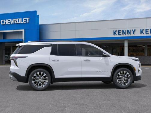 Summit White 2026 Chevrolet Traverse LT