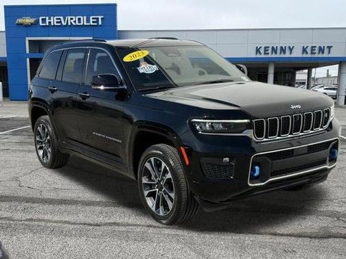 Diamond Black Crystal Pearlcoat 2023 Jeep Grand Cherokee 4xe Overland