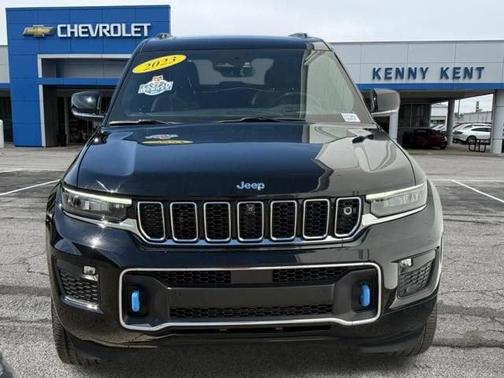 Diamond Black Crystal Pearlcoat 2023 Jeep Grand Cherokee 4xe Overland