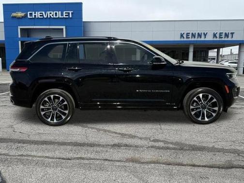 Diamond Black Crystal Pearlcoat 2023 Jeep Grand Cherokee 4xe Overland
