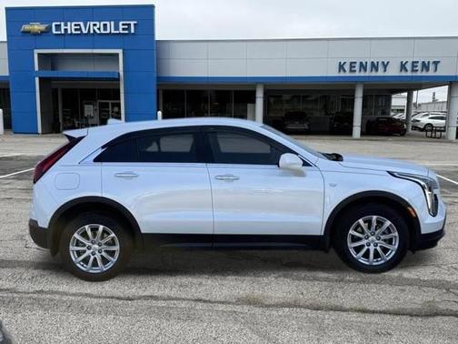Crystal White Tricoat 2023 Cadillac XT4 Luxury