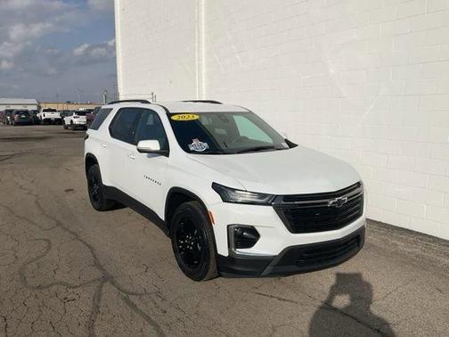 Summit White 2023 Chevrolet Traverse LT Cloth