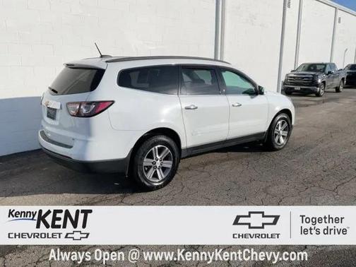 2017 Chevrolet Traverse 2LT