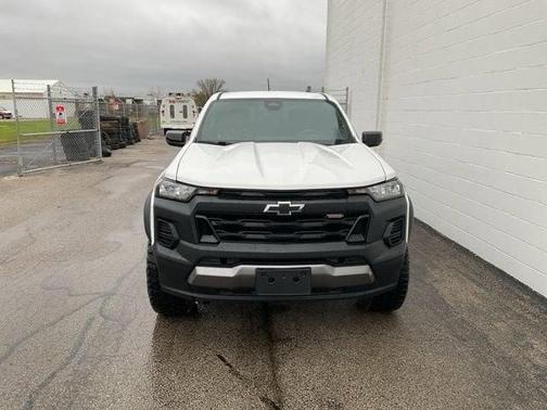 Summit White 2023 Chevrolet Colorado Trail Boss