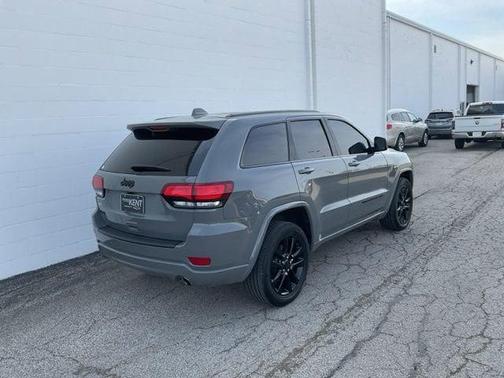 2022 Jeep Grand Cherokee Laredo